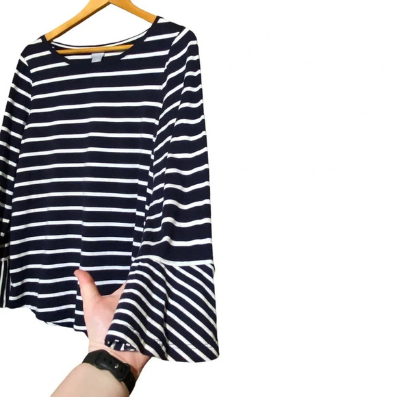 Chico’s Navy Blue White Striped Mini Bell Sleeve Long Sleeve Size 1 ( Medium) - Picture 3 of 6
